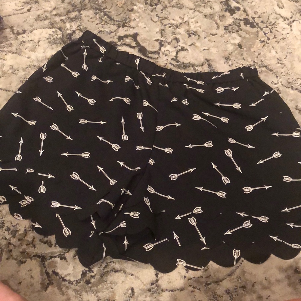 Anthropologie patterned shorts with pockets!